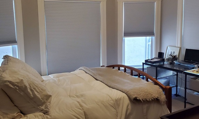Piedmont Avenue Apartment | Classy Urban Oasis