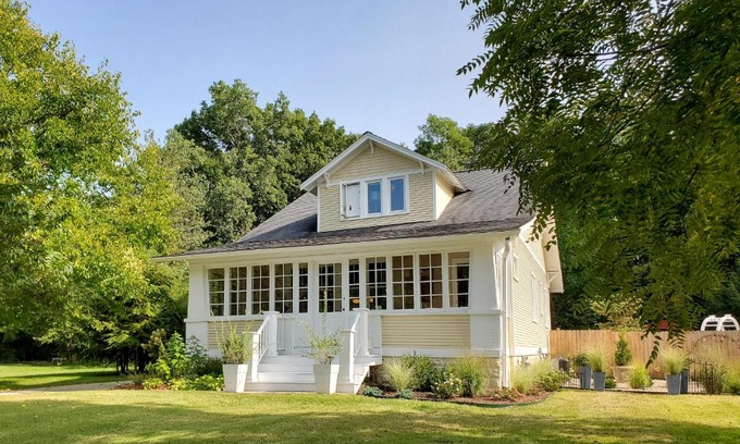 New Buffalo House | Clay Cottage
