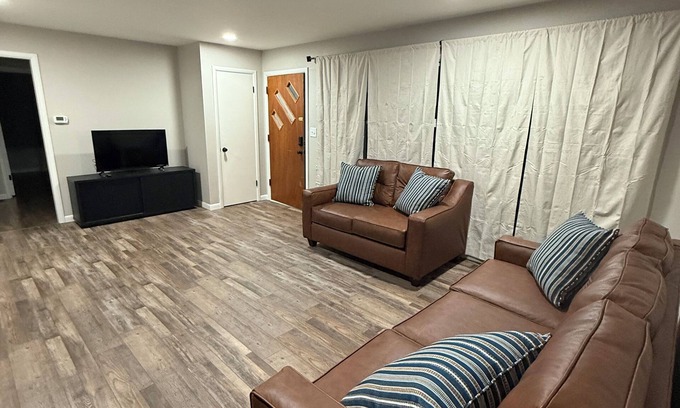 Casper House | Clean 3-bd house by Fairgrounds, WYO Sports Ranch, and Ford Wyoming Event Center