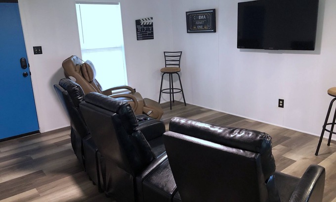 South Pensacola House | Clean and Central to Everything!