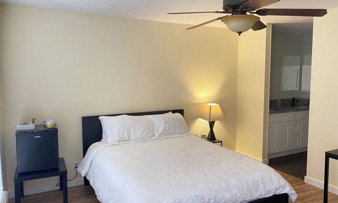 Blossoms Park House | Clean and Convenient stay