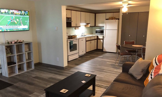 Edgar Apartment | Clean and Quiet - Two Bedroom in City of Edgar