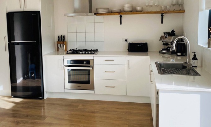 Hobsonville House | Clean and Tidy 2 Bedroom Townhouse With Playroom. Perfect for Families
