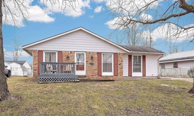 Hemlock House | Clean & classic ranch, pet friendly, w/a fenced yard