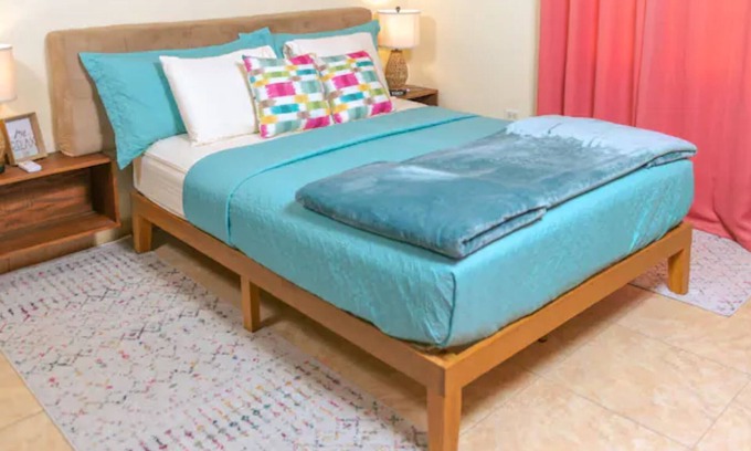 George Hill Apartment | Clean & comfy spacious-1 Bdrm condo w/free fast WIFI & 5 mins to beach