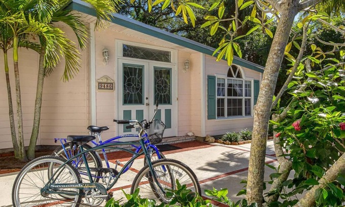 Wabasso Beach House | Clean, cozy and beautiful beach house next to Summer Place on Orchid Island