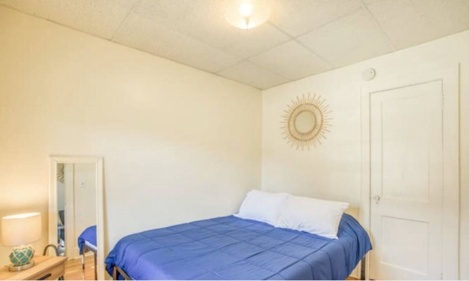 Beacon Apartment | Clean Cozy Getaway | On Main Street | Free Parking