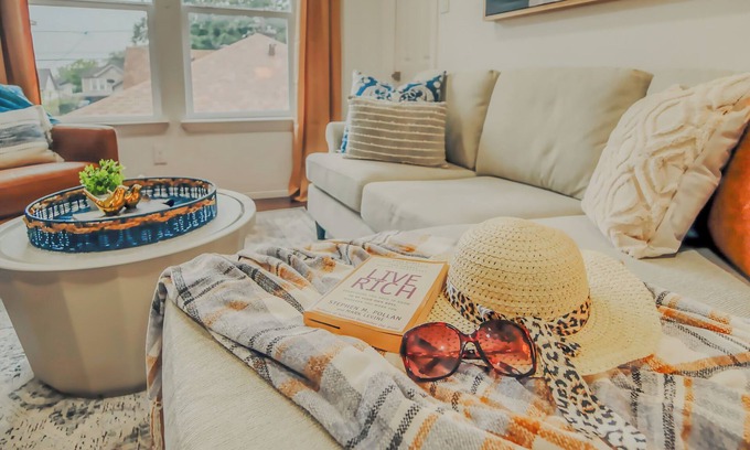 Greater East End House | Clean & Cozy Guest Suite Near U of H