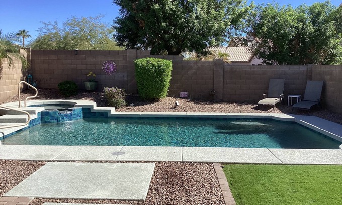 Paradise Valley Village House | Clean Family Home/Resort like outdoor space