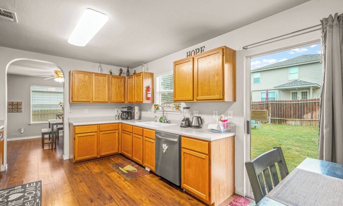Converse House | Clean, Fun 3 Bedroom, with Game Room & Fire Pit