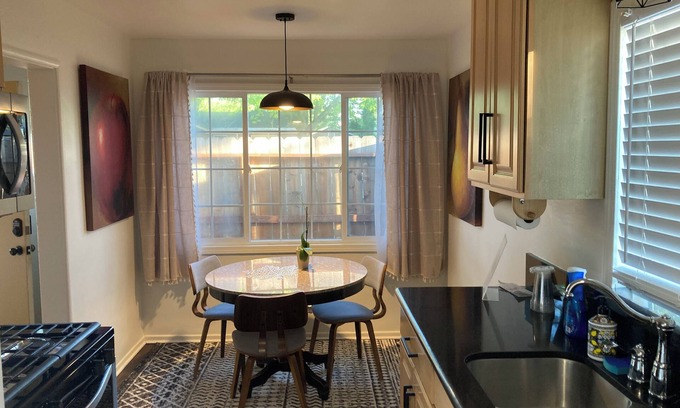 Modesto House | Clean Luxury & Comfortable Beds - Centrally Located Home with Backyard
