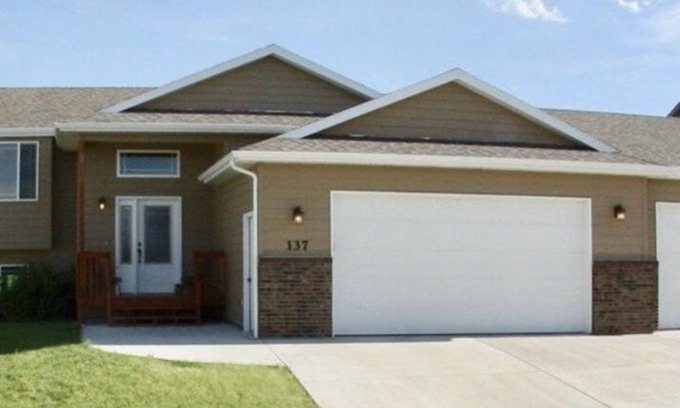 Rapid City House | Clean/Modern Home. Safe neighborhood, centrally located to recreation and work!