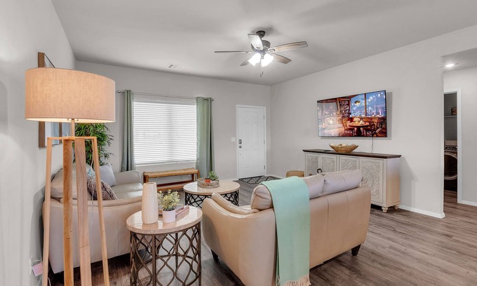 Bixby House | Clean, new, Family Friendly, safe, beautifully decorated, comfortable 💙of Bixby