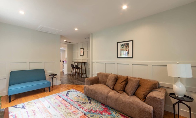 Lower Burns Park Apartment | Clean & Quiet 4-BR near Downtown and UM Campus
