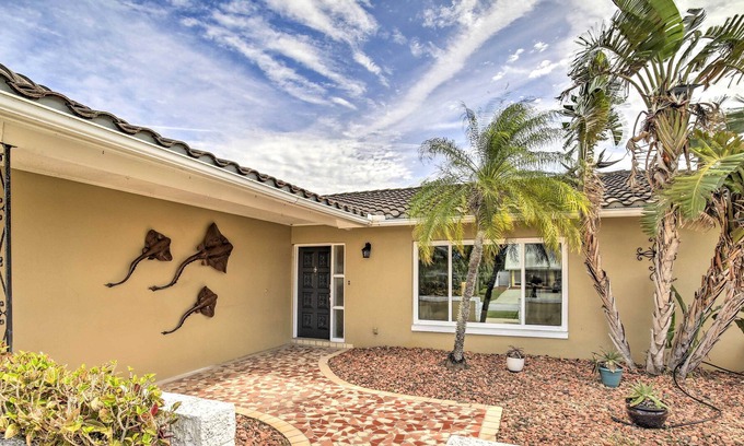 Flor-a-mar House | Clean Single-Story Home w/ Hot Tub - Pets Welcome!