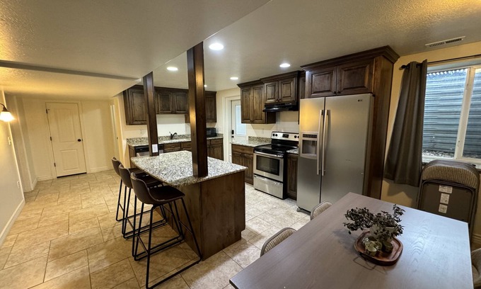 Highland Apartment | CLEAN, SPACIOUS basement apartment located at the mouth of AF canyon