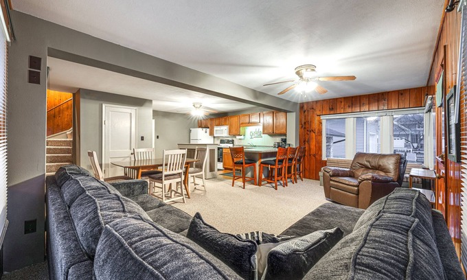 Clear Lake House | Clear Lake Vacation Rental: Walk to City Beach!