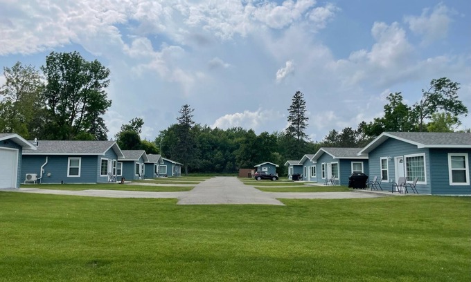 Bemidji Cabin | Clear Vue Resort on Lake Bemidji - 1 bedroom cabin
