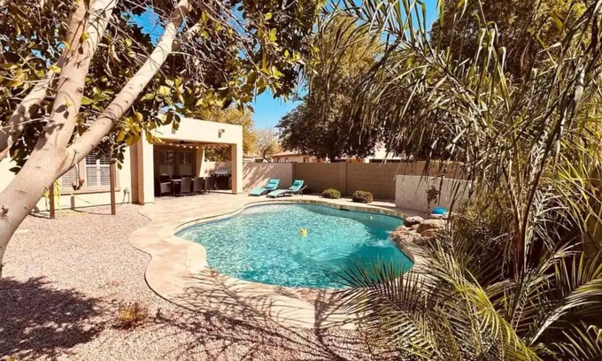 Litchfield Manor House | Clear Water Oasisnn