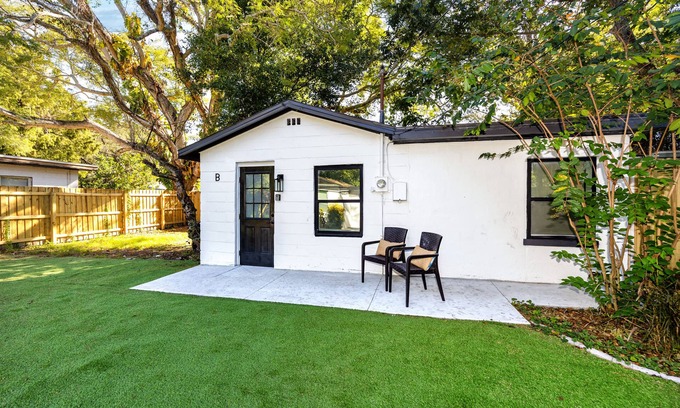 Clearwater House | Clearwater 2B/1B mins to beach