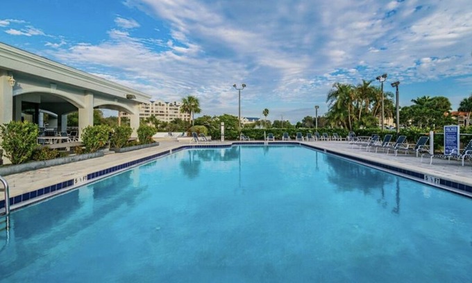 Feather Sound Condo | Clearwater / St Pete / Feather Sound - Large newly remodeled - 1 Bed/2 Bath