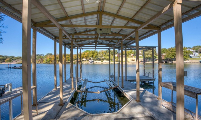 Buchanan Dam House | Clen Oak Escape on Lake LBJ with 109" of Waterfront