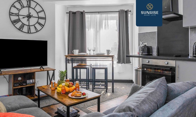 Dundee Apartment | Cleppie Court - 3 Bedrooms, 4 Beds.