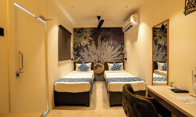 Mundra Bed & Breakfast | Click Hotel