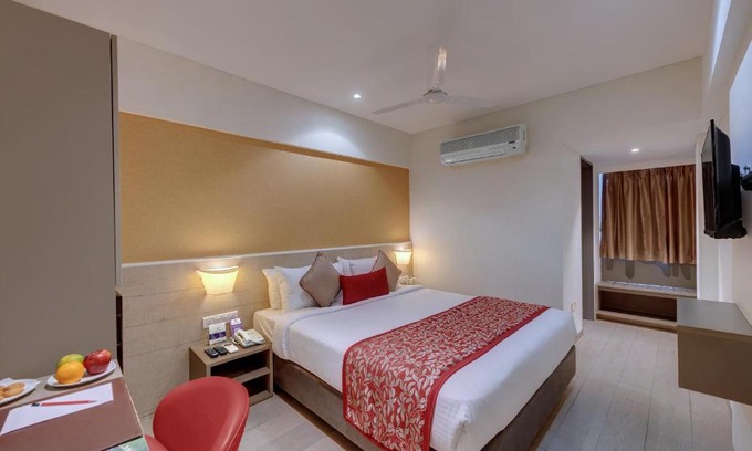 Sayajiganj Hotel | Click Hotel Vadodara 4 mins walk for the Railway Station