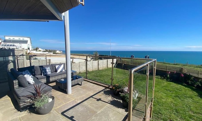 Saltdean House | Cliff Top Heights-Beach front house near Brighton
