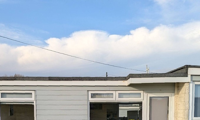 Sandown Ski Chalet | Cliff View - Isle of Wight