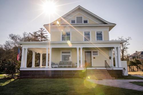 Natchez House | Clifton House - Big River North - Queen Suite, Mississippi River Views