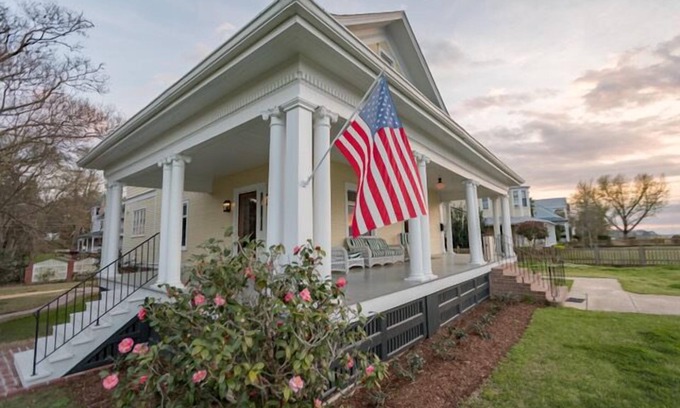 Natchez House | Clifton House - Panorama | Queen Suite, Sleeps 4, River Views