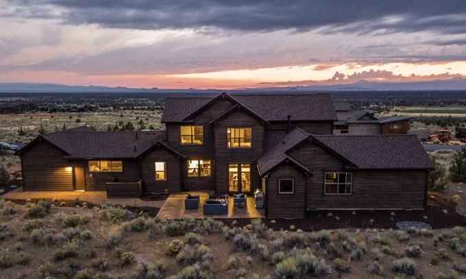 Powell Butte House | Clint by AvantStay Located Within The Brasada Ranch Community Golf Course, Pool & Hot Tub