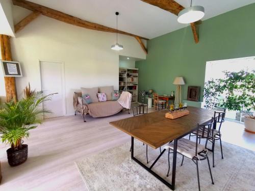 Saint-Martin-du-Bois Bed & Breakfast | Clos de la source Gironde