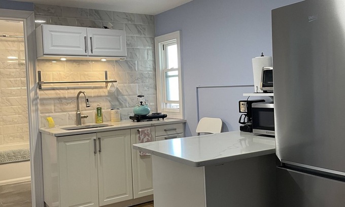 White Plains House | Close to a train, White Plains to NYC.