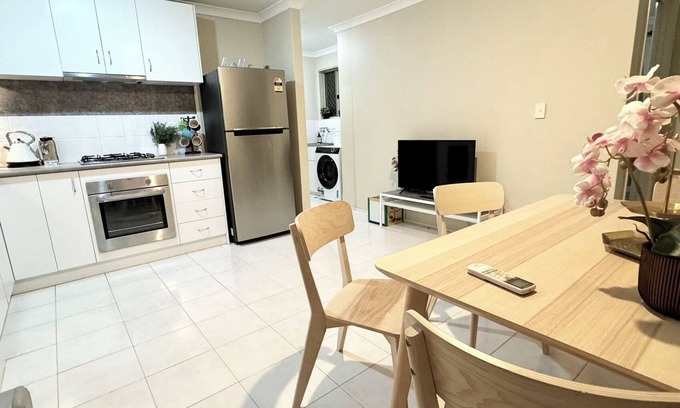 St James Villa | Close to Airport; CBD;Walk to Curtin; 4X2 house