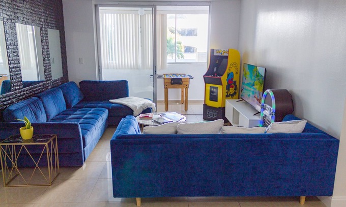 Ludlam Apartment | Close to Airport/Cruise Port Tropical Miami Condo