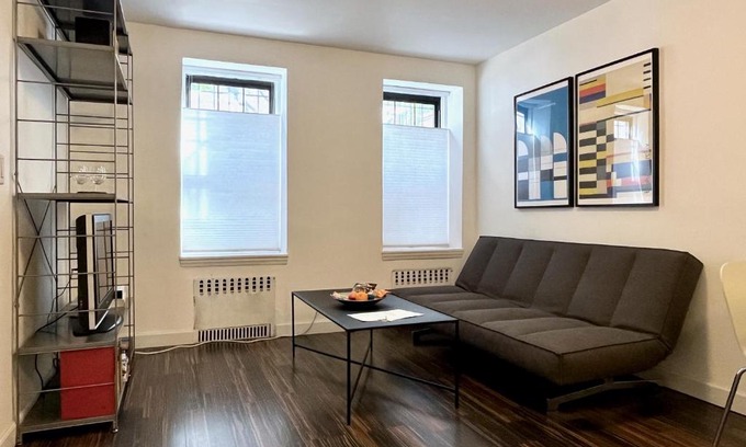 Brooklyn Apartment | Close to all! 2-room suite in a 1-family townhouse
