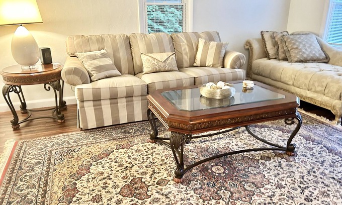 Monroeville House | Close to all things in Pittsburgh