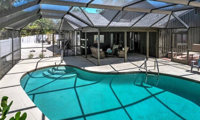 West Bradenton House | Close to AMI, GORGEOUS NW BRADENTON, Heated Pool, Dog*(See Note)Allow