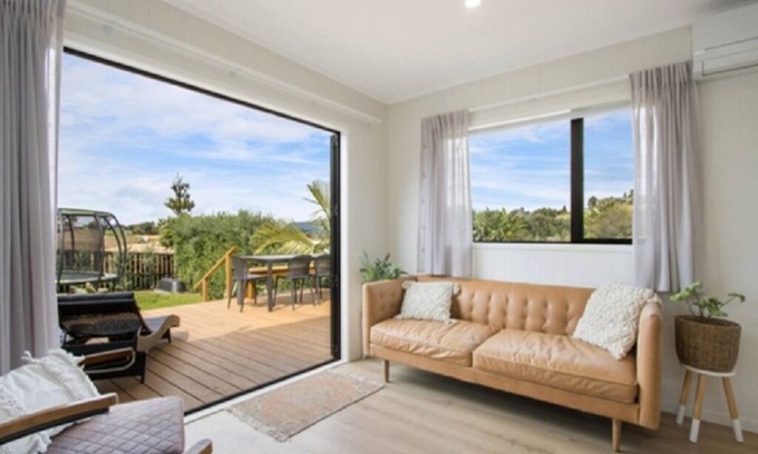 Waihi Beach House | Close to beach and shops