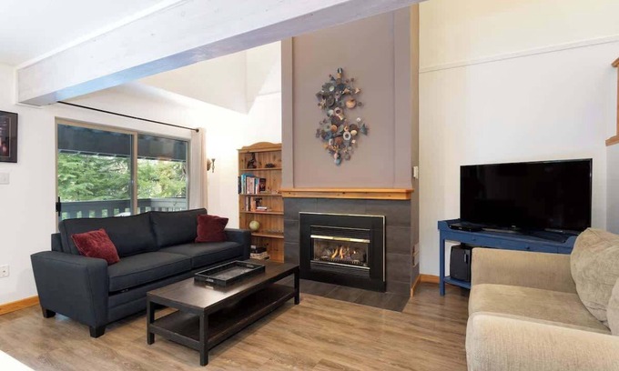 Blackcomb House | Close to Bike Trails with BBQ Deck & Free Parking