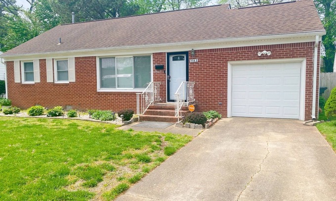 Hampton House | Close to Coliseum, Convention Center, VA Beach. Clean and safe location!