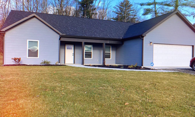 Etna House | Close to Cornell University, IC, wine trails, airport, waterfalls & more!