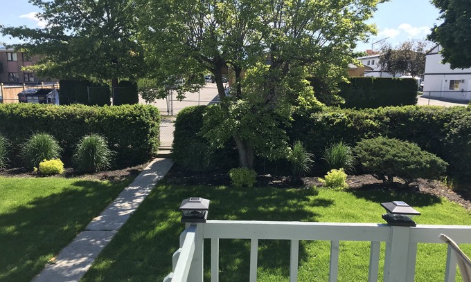 Central Okanagan House | Close to Everything