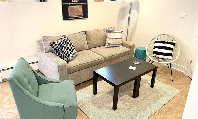 Park View Apartment | Close to Everything Comfortable English Basement Apartment