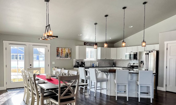 Somers House | Close to Flathead Lake and Glacier Park