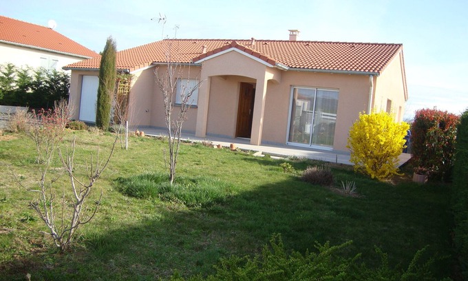 Charbonnier-les-Mines House | Close to Auvergne's volcanoes, lakes and magnificent natural sites.