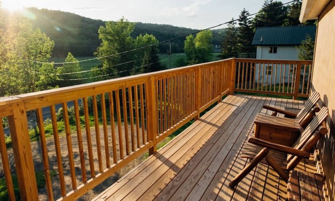 Wilmington Apartment | Close to Mt Snow room for the whole family